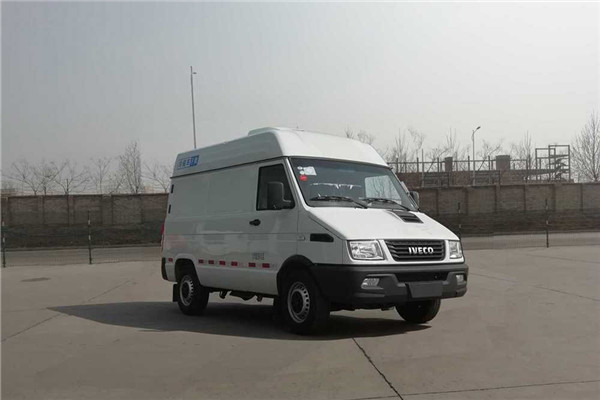 宇通ZK5041XLC1冷藏车（柴油国五3座）