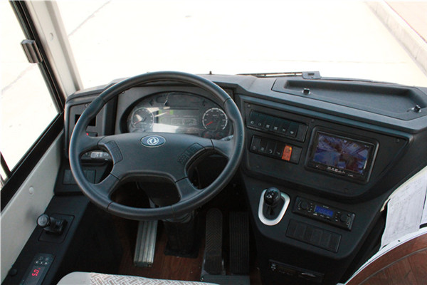 东风旅行车EQ6811LACBEV2客车（纯电动24-36座）