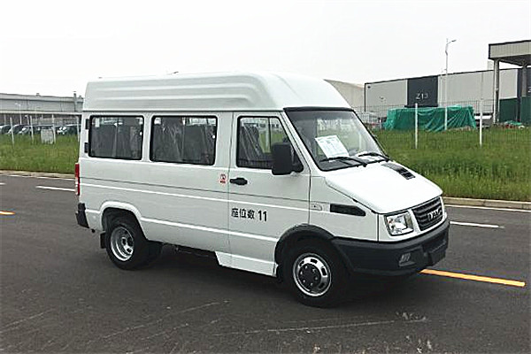 南京依维柯NJ6496ACMZ多用途乘用车（柴油国六5-9座）