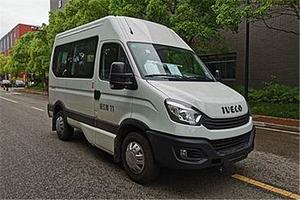 南京依维柯NJ6526EC客车（柴油国六10-11座）