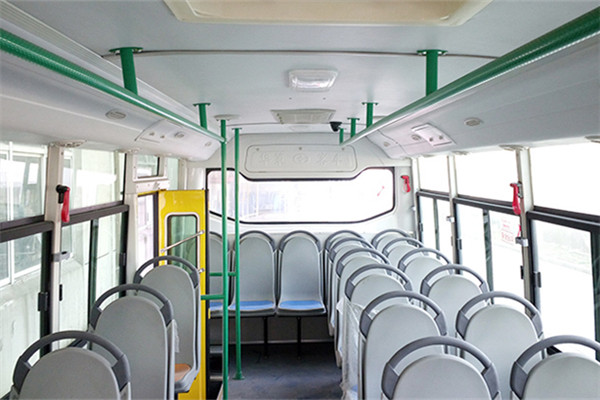 华新HM6662CFD5X公交车（柴油国五14-26座）