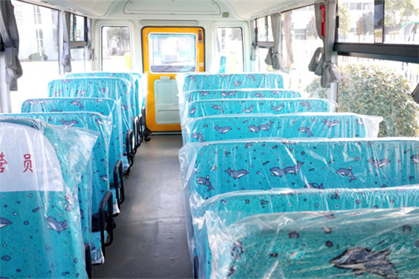华新HM6700XFD5JN幼儿专用校车（柴油国五30-38座）