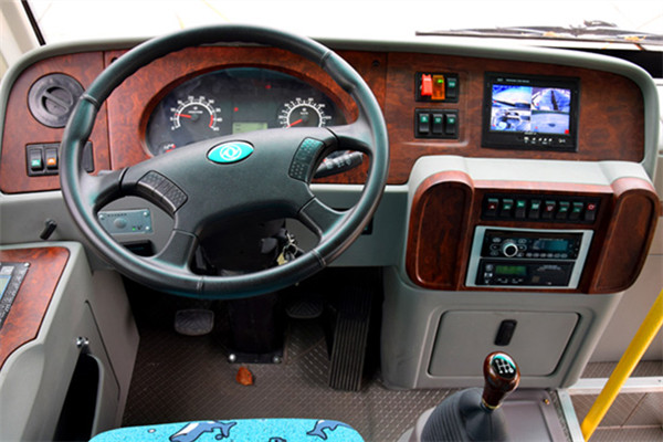 华新HM6946XFD6XS小学生专用校车（柴油国六46-56座）