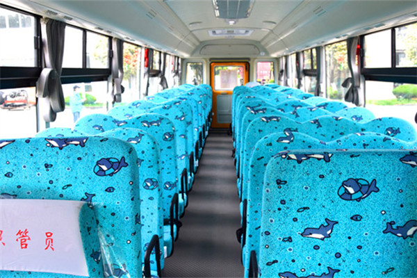 华新HM6946XFD6XS小学生专用校车（柴油国六46-56座）