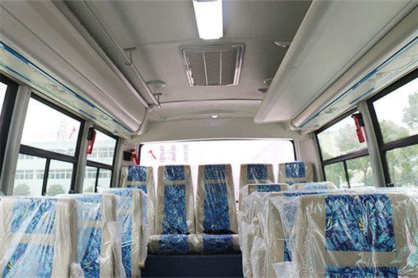 华新HM6733LFD5J客车（柴油国五24-31座）