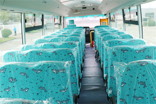 华新HM6760XFD5XN幼儿专用校车（柴油国五33-42座）