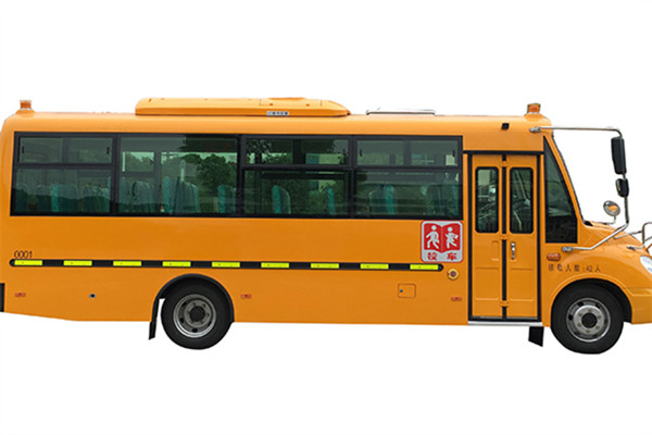 华新HM6760XFD5JS小学生专用校车（柴油国五33-41座）