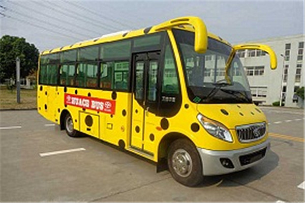 华新HM6740LFD5J客车（柴油国五24-31座）