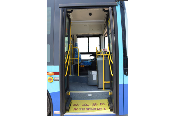 宏远KMT6106GBEV公交车（纯电动19-39座）