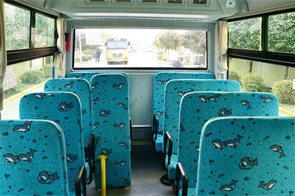 华新HM6530XFD5XN幼儿专用校车（柴油国五10-19座）