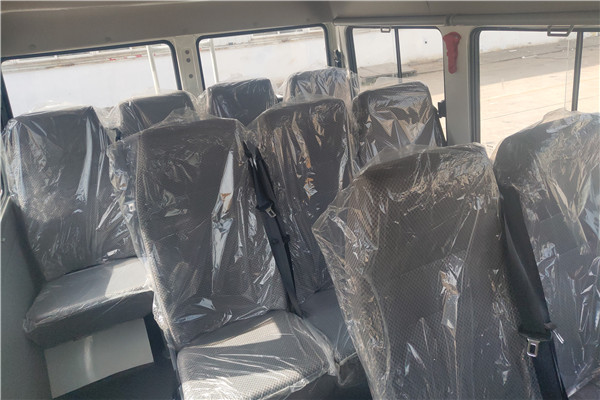 南京依维柯NJ5046XGCZA-1斗式工程车（柴油国六10-13座）