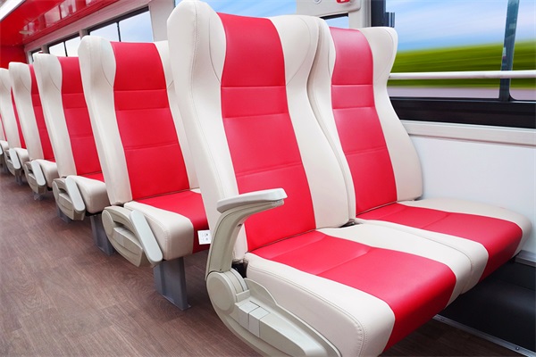 格力钛CAT6131FRBEVT双层公交车（纯电动24-70座）