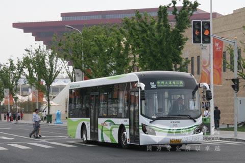 世博园区运营的装载ZF产品的新能源客车