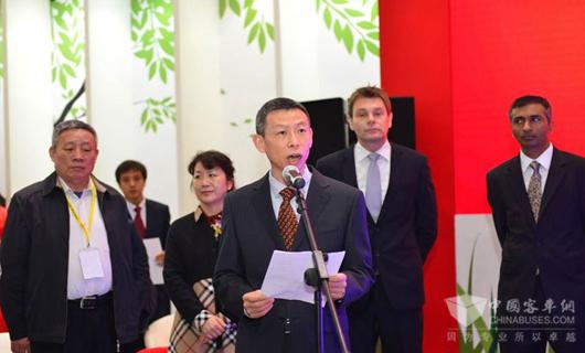 康明斯公司副总裁,东风康明斯发动机有限公司总经理王宁