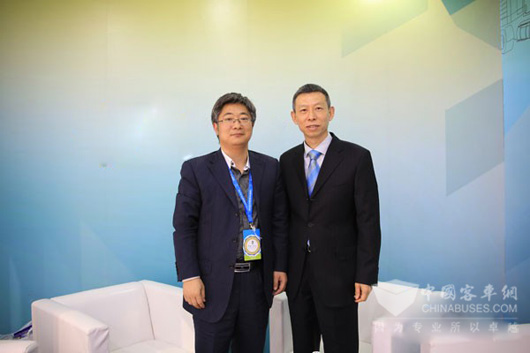 XINGKONG.COM总编吴永强、东风康明斯公司总经理王宁